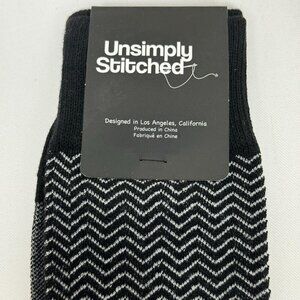 Unsimply Stitched Black White Chevron Geometric Print Socks Size 8–12 NWT